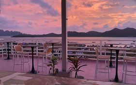 Sunburn Suites And Rooftop Bar